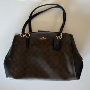 Classic NWT Coach Signature Carryall Christie Purse - classy!